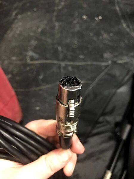 File:02 female connector.jpg